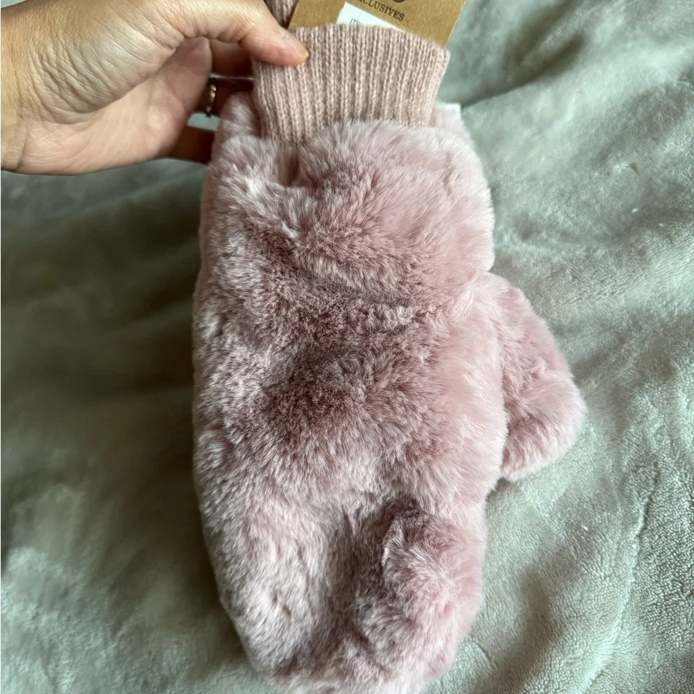 C.C Rose Knit Mittens - Picture 5 of 7